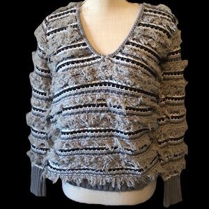 Chasor gray shag sweater, blk, white. Small